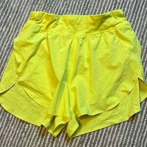 Fast and free lululemon shorts